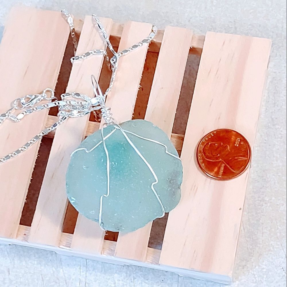 SEA GLASS ON SILVER PLATED CHAIN BEACHY NECKLACE - Picture 7 of 9